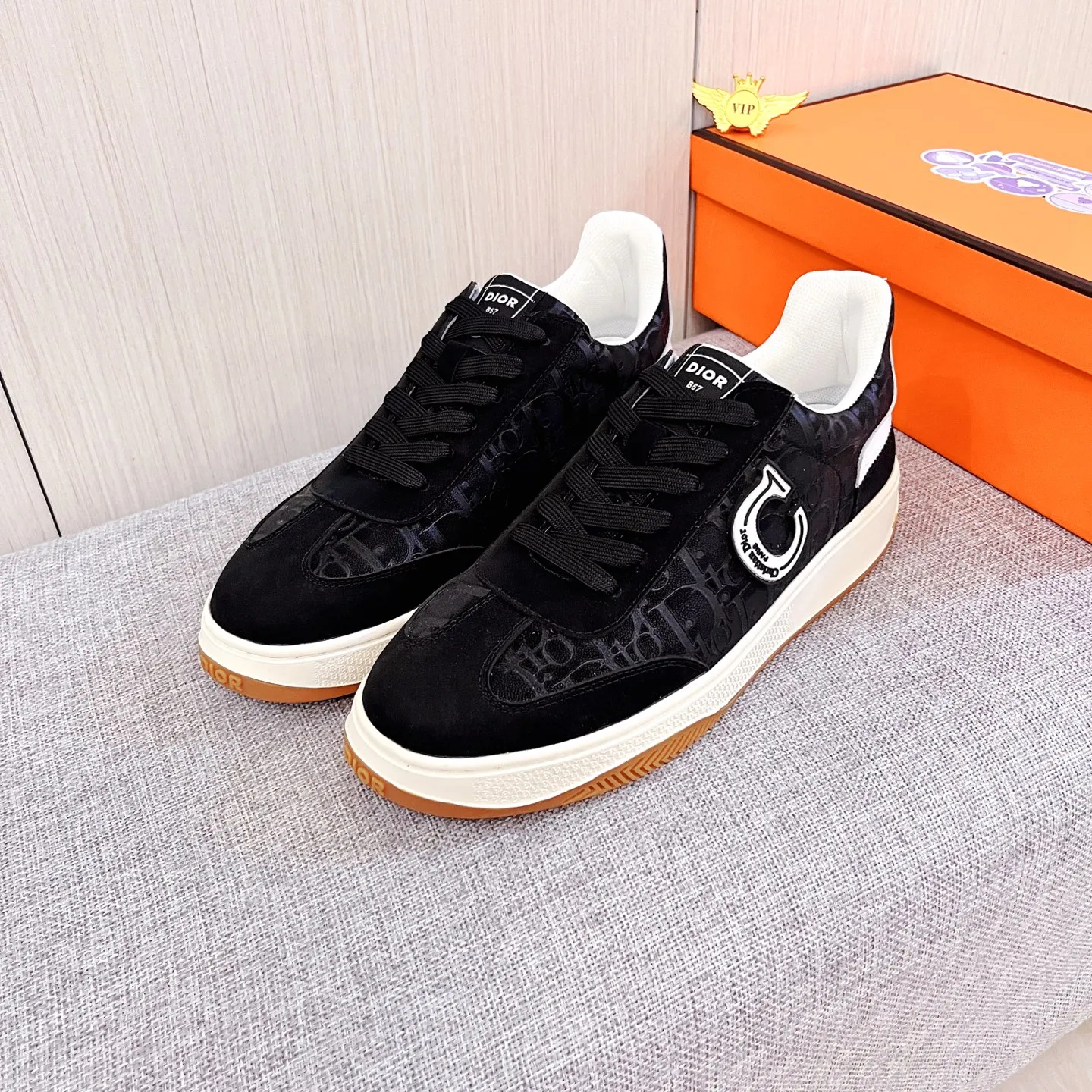 🚘🚘Factory batch 400💰[Dior]🔥Men's high-end brand of shoes official website 1:1 latest masterpiece: the upper is made of first-layer cowhide imported from Italy with a comfortable and breathable lining➕original non-slip and wear-resistant outsole🔥, making walking more convenient and comfortable! An exclusive new model, a stunning work, a beautiful 1:1 replica [color] compared to the official quality! Create a fashionable personality to set off your uniqueness! A must-have for trendy men! Classic🔥Size: 38-44 Color: 🔥Multiple colors available🔥.